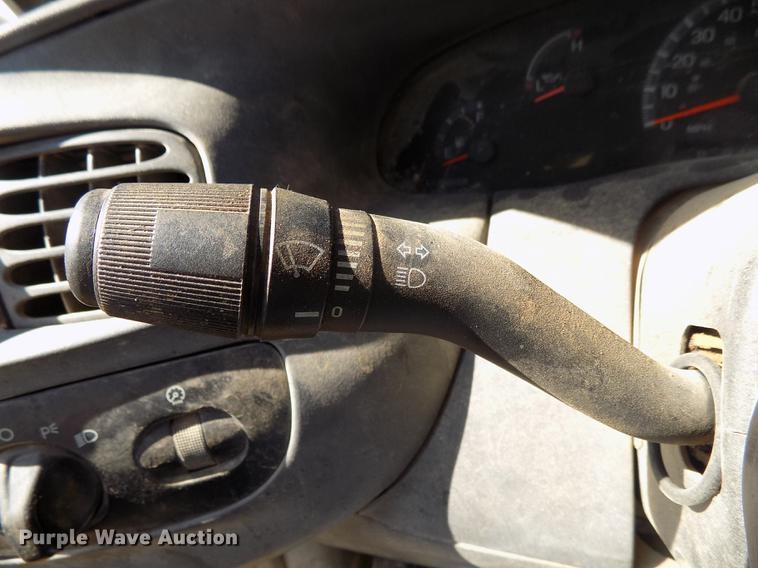 image for item DD5377 2002 Ford F150 pickup truck