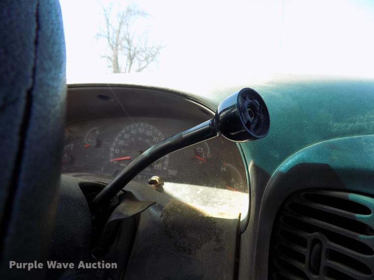 image for item DD5377 2002 Ford F150 pickup truck