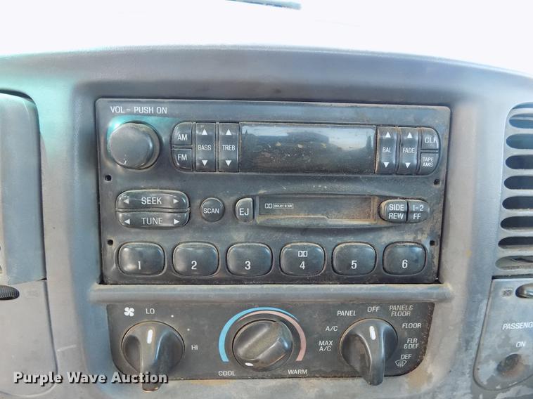 image for item DD5377 2002 Ford F150 pickup truck