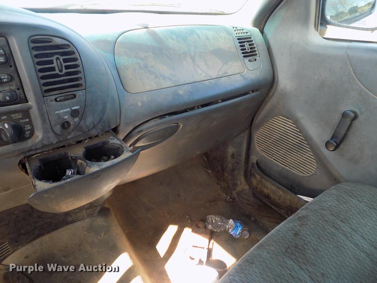 image for item DD5377 2002 Ford F150 pickup truck