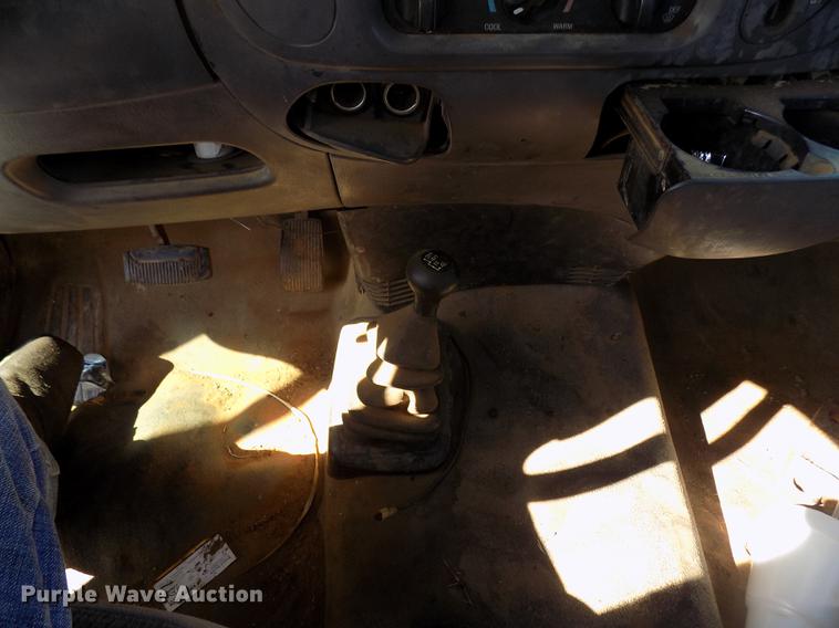 image for item DD5377 2002 Ford F150 pickup truck