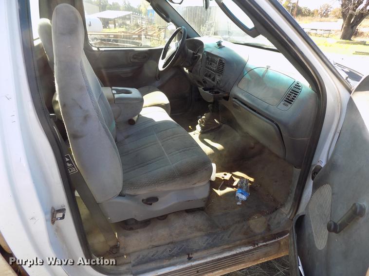 image for item DD5377 2002 Ford F150 pickup truck