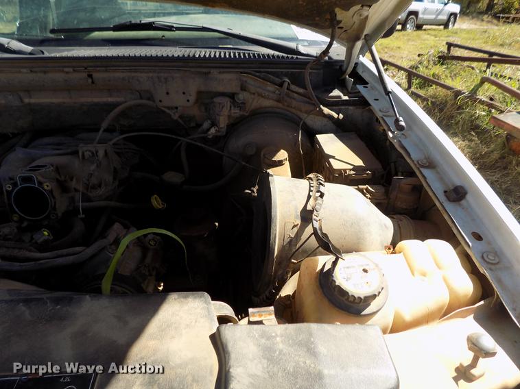 image for item DD5377 2002 Ford F150 pickup truck