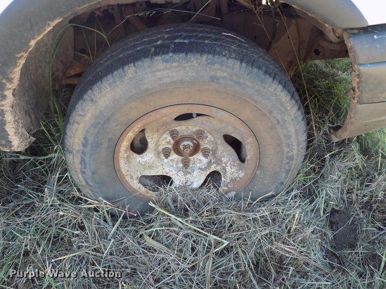 image for item DD5377 2002 Ford F150 pickup truck