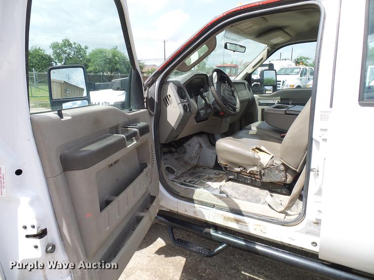 image for item DD8327 2008 Ford F450 Super Duty Crew Cab flatbed truck