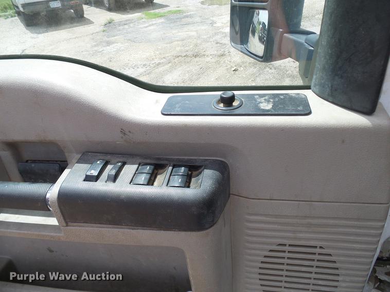 image for item DD8327 2008 Ford F450 Super Duty Crew Cab flatbed truck