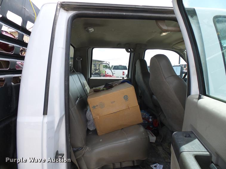 image for item DD8327 2008 Ford F450 Super Duty Crew Cab flatbed truck