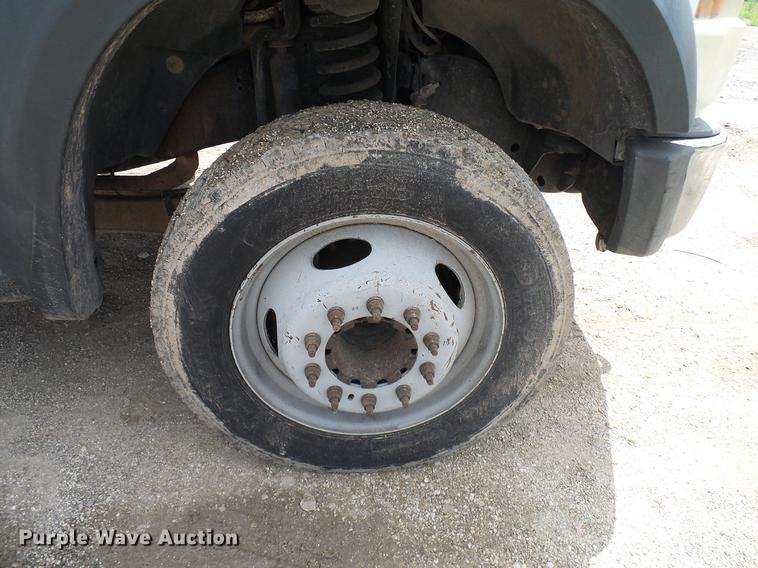 image for item DD8327 2008 Ford F450 Super Duty Crew Cab flatbed truck