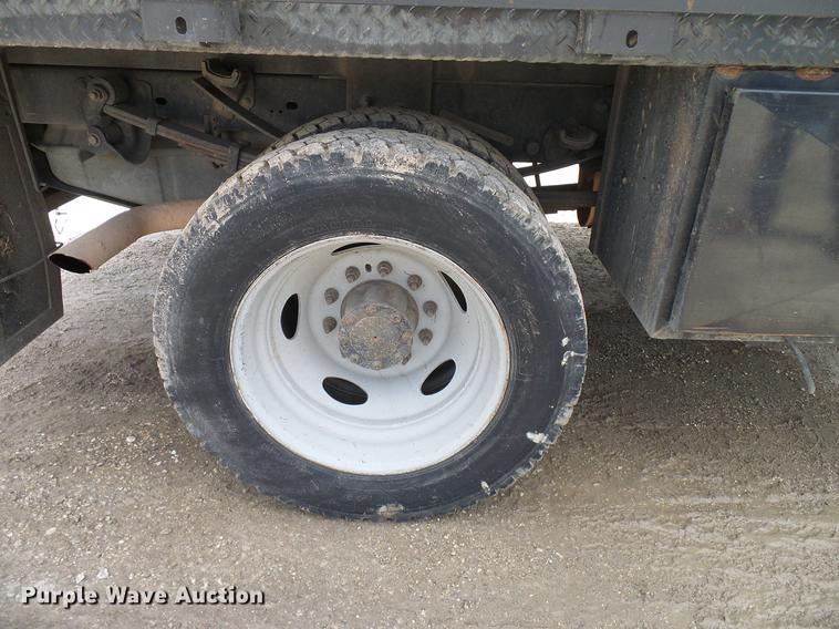 image for item DD8327 2008 Ford F450 Super Duty Crew Cab flatbed truck