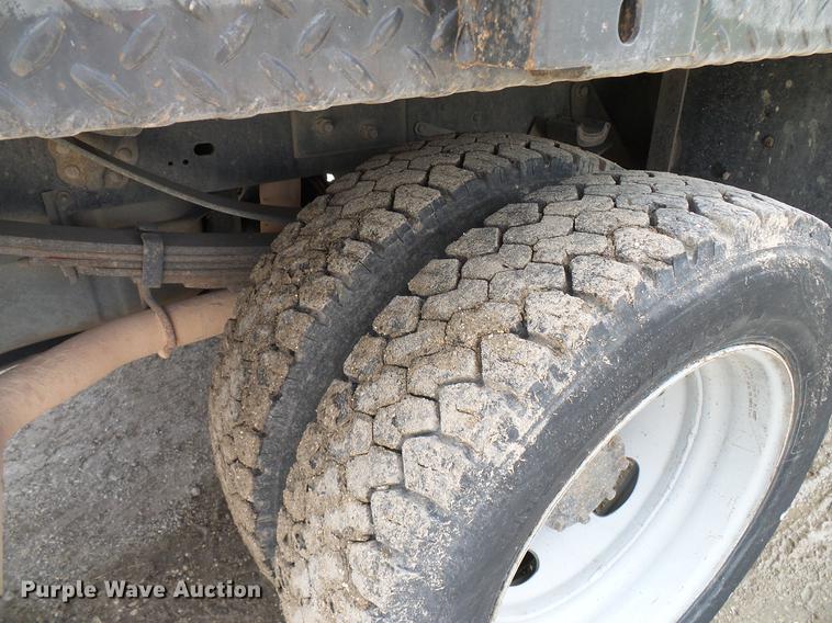 image for item DD8327 2008 Ford F450 Super Duty Crew Cab flatbed truck