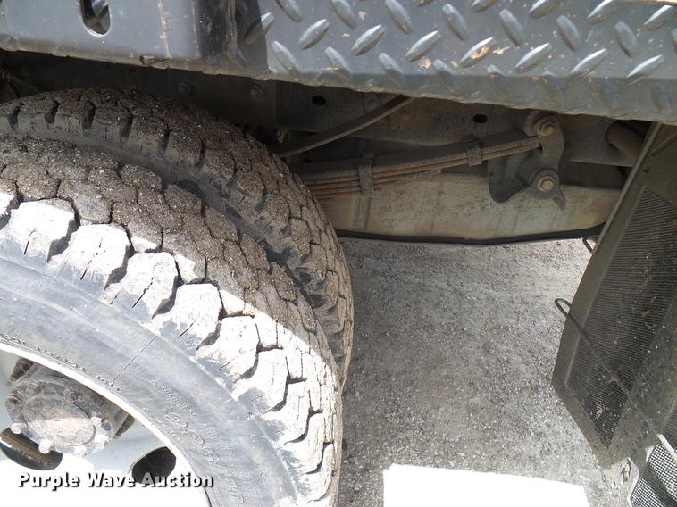 image for item DD8327 2008 Ford F450 Super Duty Crew Cab flatbed truck