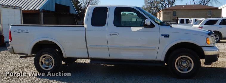 image for item DD8935 2003 Ford F150 XLT SuperCab pickup truck