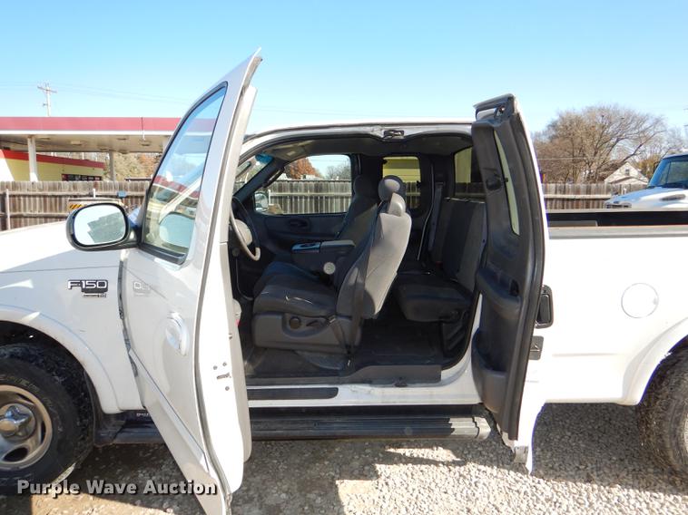 image for item DD8935 2003 Ford F150 XLT SuperCab pickup truck