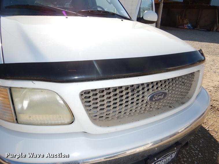 image for item DD8935 2003 Ford F150 XLT SuperCab pickup truck