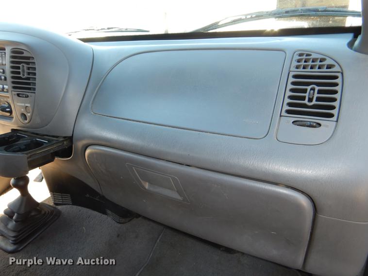 image for item DD8935 2003 Ford F150 XLT SuperCab pickup truck