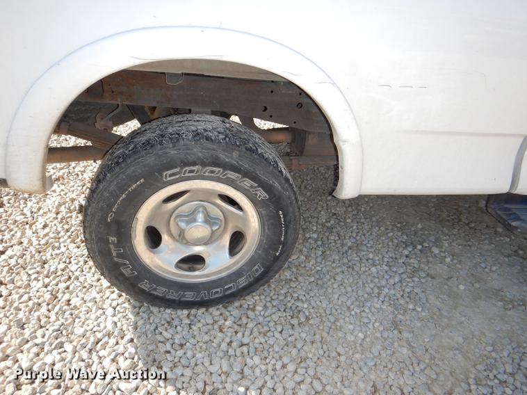 image for item DD8935 2003 Ford F150 XLT SuperCab pickup truck