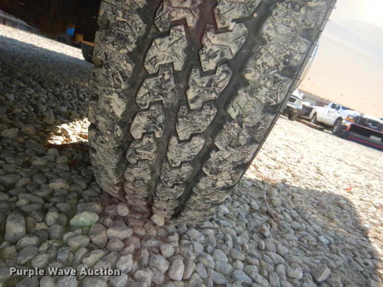 image for item DD8936 2003 Ford F350 Super Duty Lariat Super Cab pickup truck