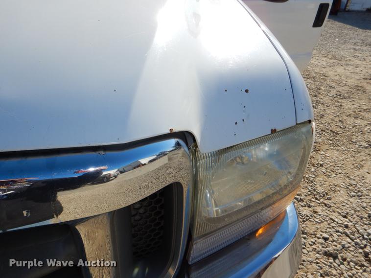 image for item DD8936 2003 Ford F350 Super Duty Lariat Super Cab pickup truck