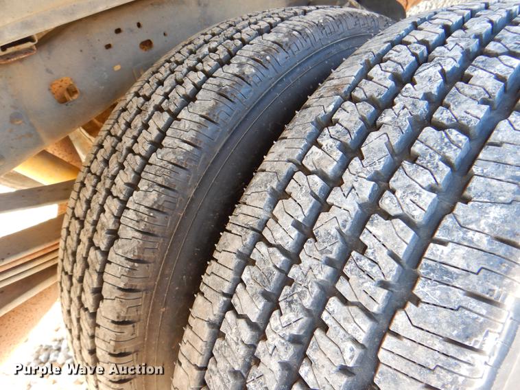 image for item DD8936 2003 Ford F350 Super Duty Lariat Super Cab pickup truck