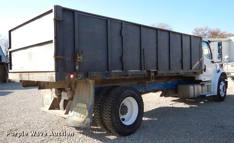 image for item DD8937 2005 Freightliner Business Class M2 grain truck