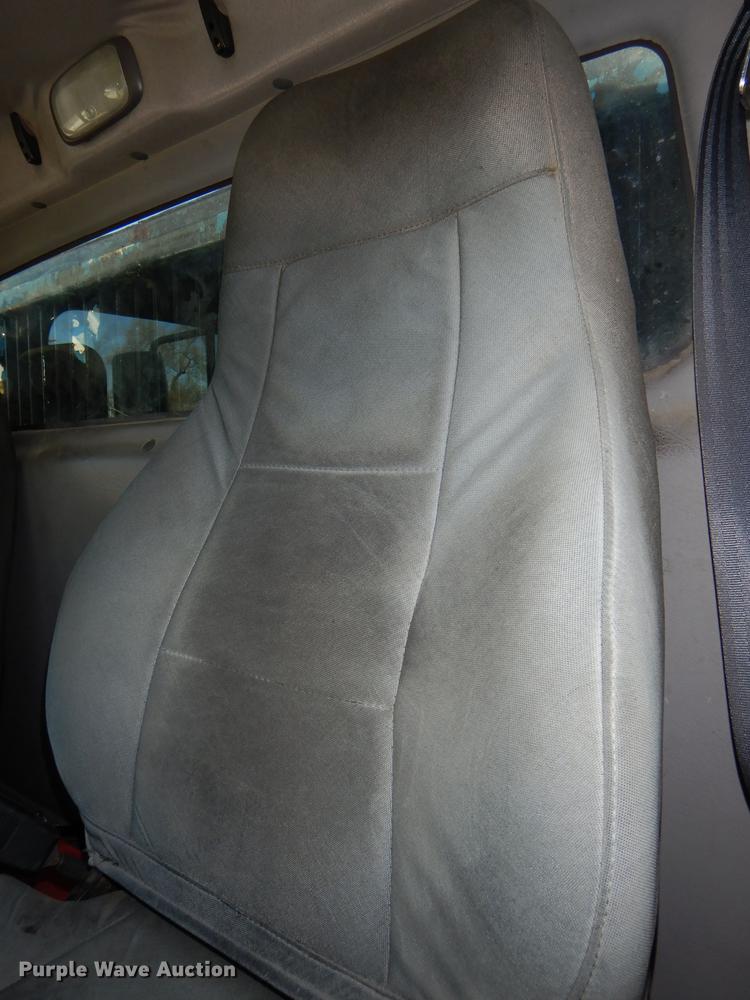 image for item DD8937 2005 Freightliner Business Class M2 grain truck