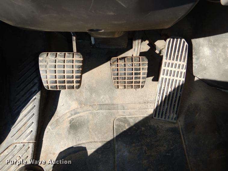 image for item DD8937 2005 Freightliner Business Class M2 grain truck