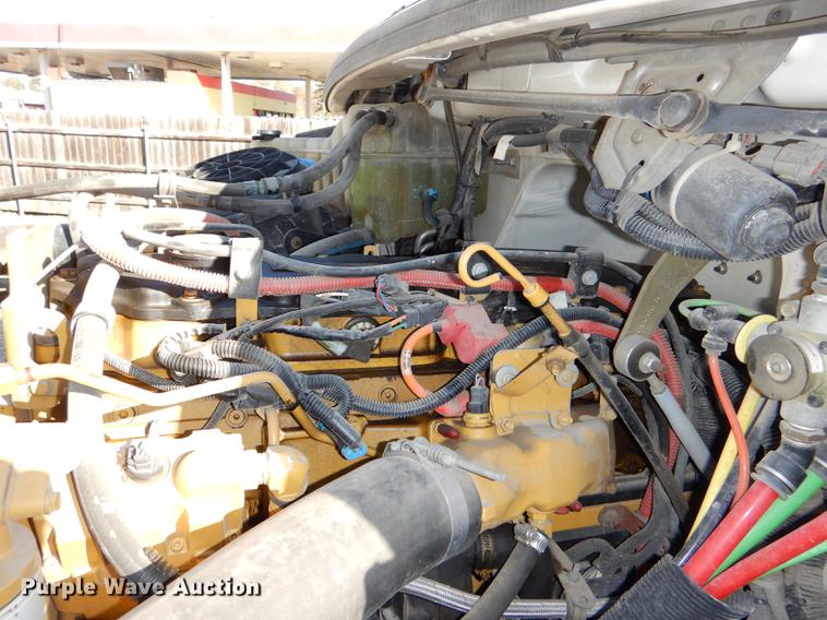 image for item DD8937 2005 Freightliner Business Class M2 grain truck