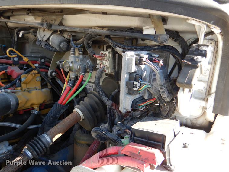 image for item DD8937 2005 Freightliner Business Class M2 grain truck