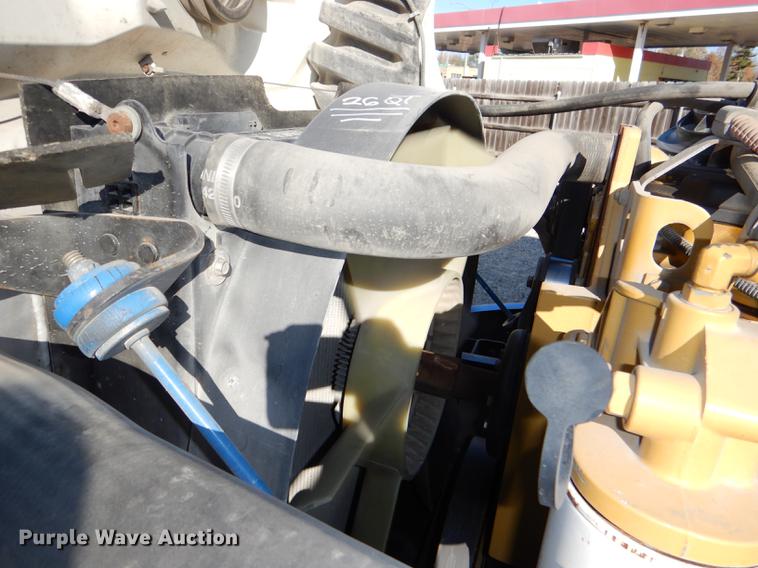 image for item DD8937 2005 Freightliner Business Class M2 grain truck