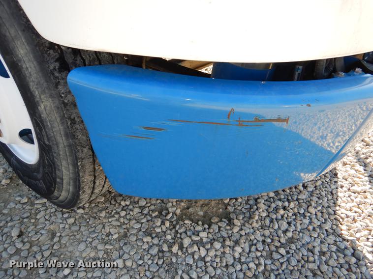 image for item DD8937 2005 Freightliner Business Class M2 grain truck