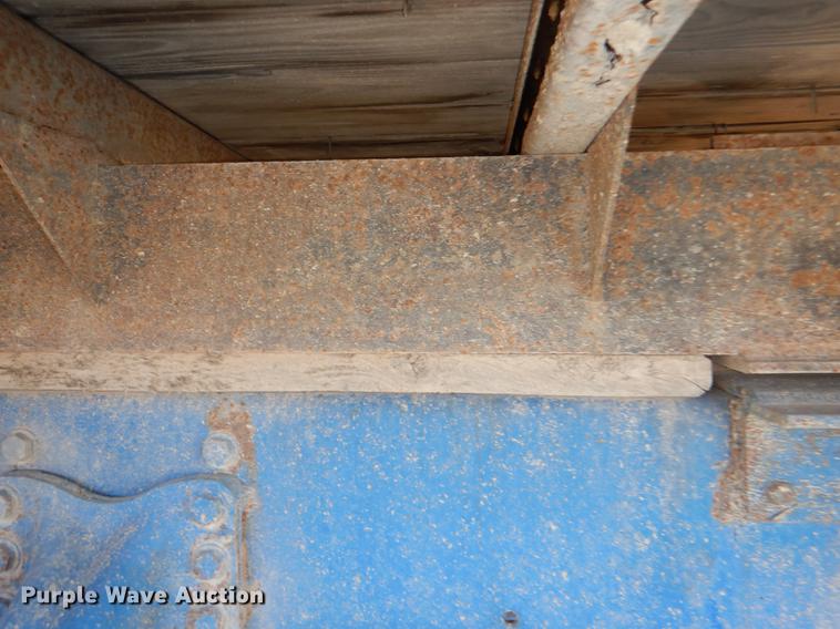 image for item DD8937 2005 Freightliner Business Class M2 grain truck