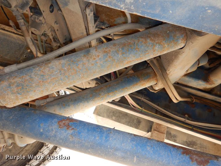 image for item DD8937 2005 Freightliner Business Class M2 grain truck