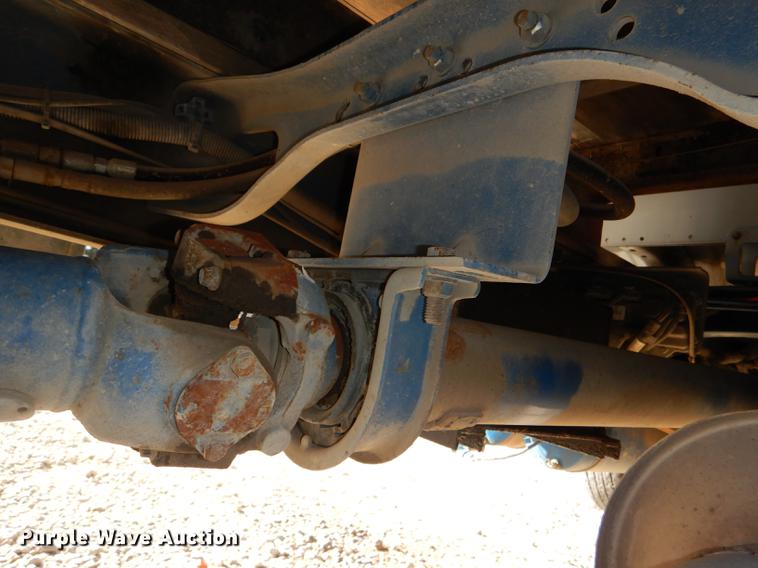 image for item DD8937 2005 Freightliner Business Class M2 grain truck