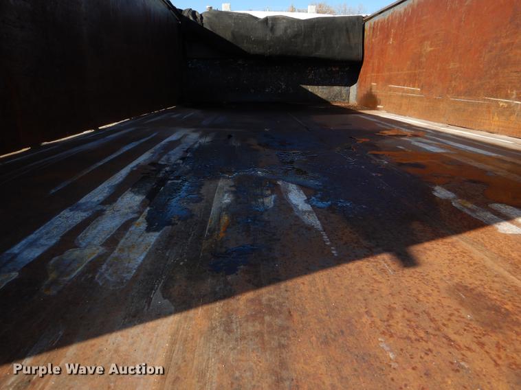 image for item DD8937 2005 Freightliner Business Class M2 grain truck