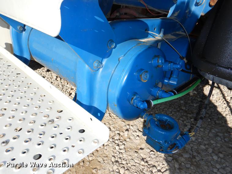 image for item DD8937 2005 Freightliner Business Class M2 grain truck