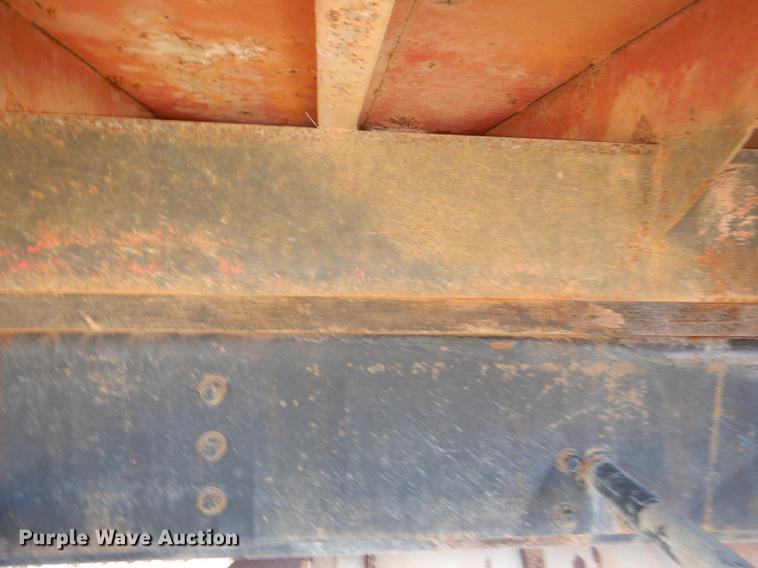 image for item DD8938 1999 International 4700 grain truck