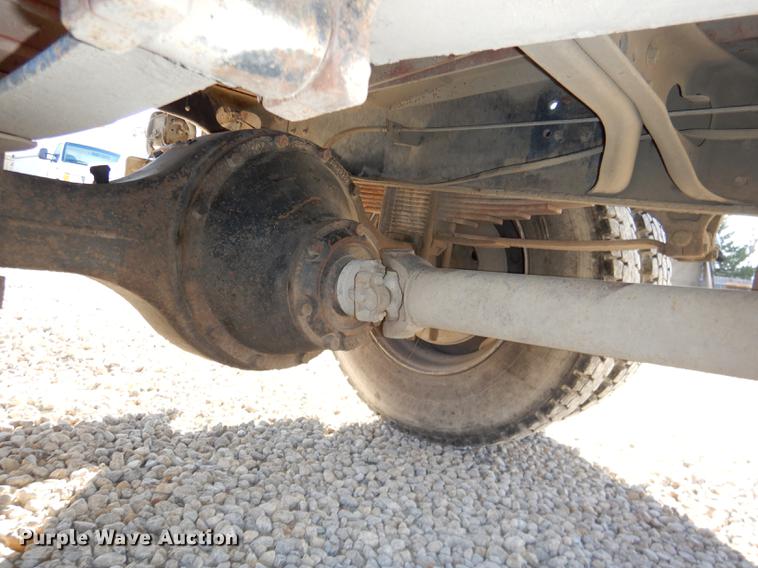 image for item DD8938 1999 International 4700 grain truck