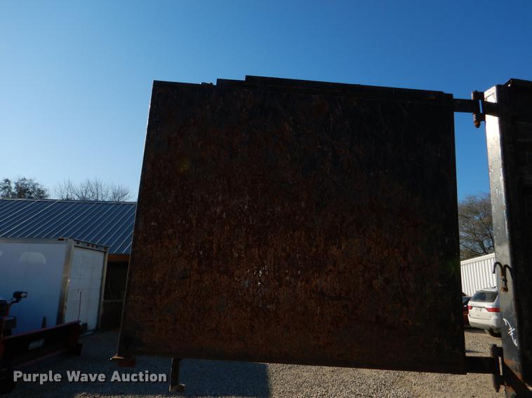 image for item DD8938 1999 International 4700 grain truck