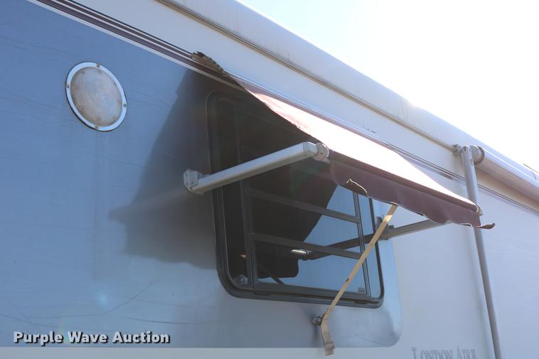 image for item DE1861 1995 Newmar London Aire RV