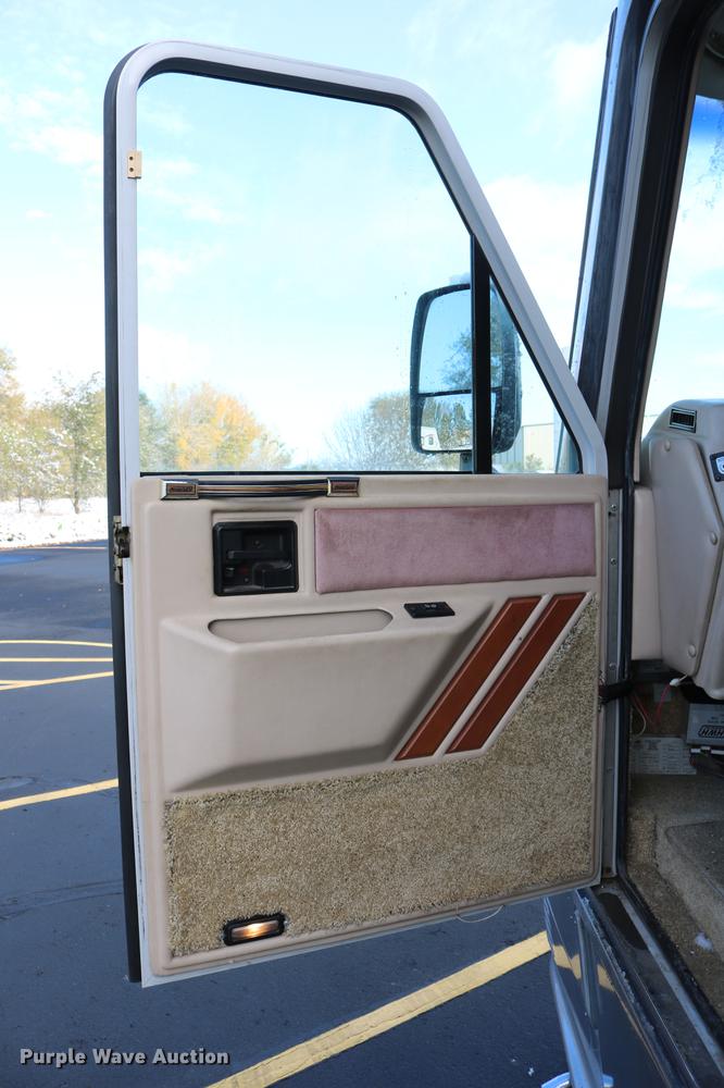 image for item DE1861 1995 Newmar London Aire RV