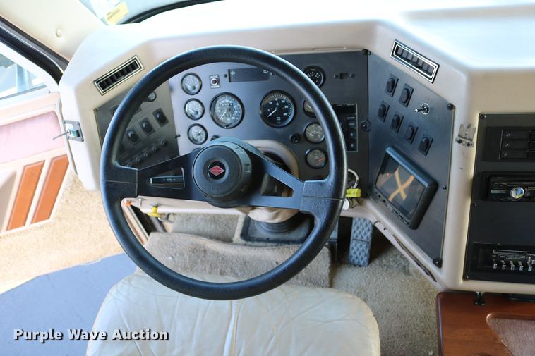 image for item DE1861 1995 Newmar London Aire RV