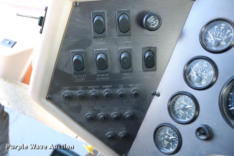 image for item DE1861 1995 Newmar London Aire RV