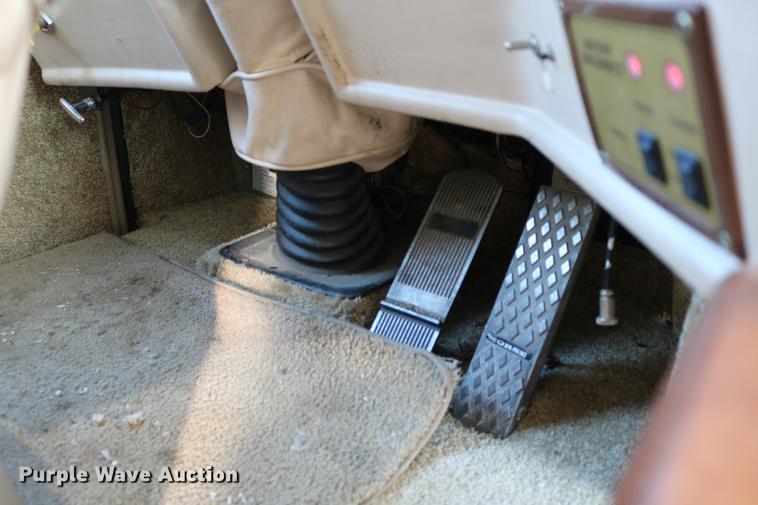 image for item DE1861 1995 Newmar London Aire RV