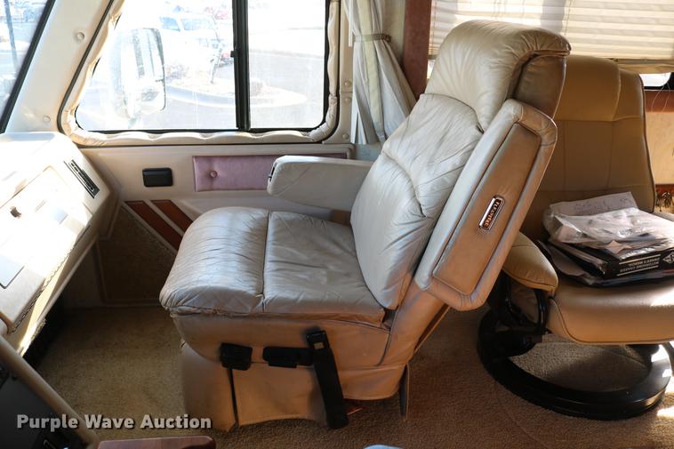 image for item DE1861 1995 Newmar London Aire RV