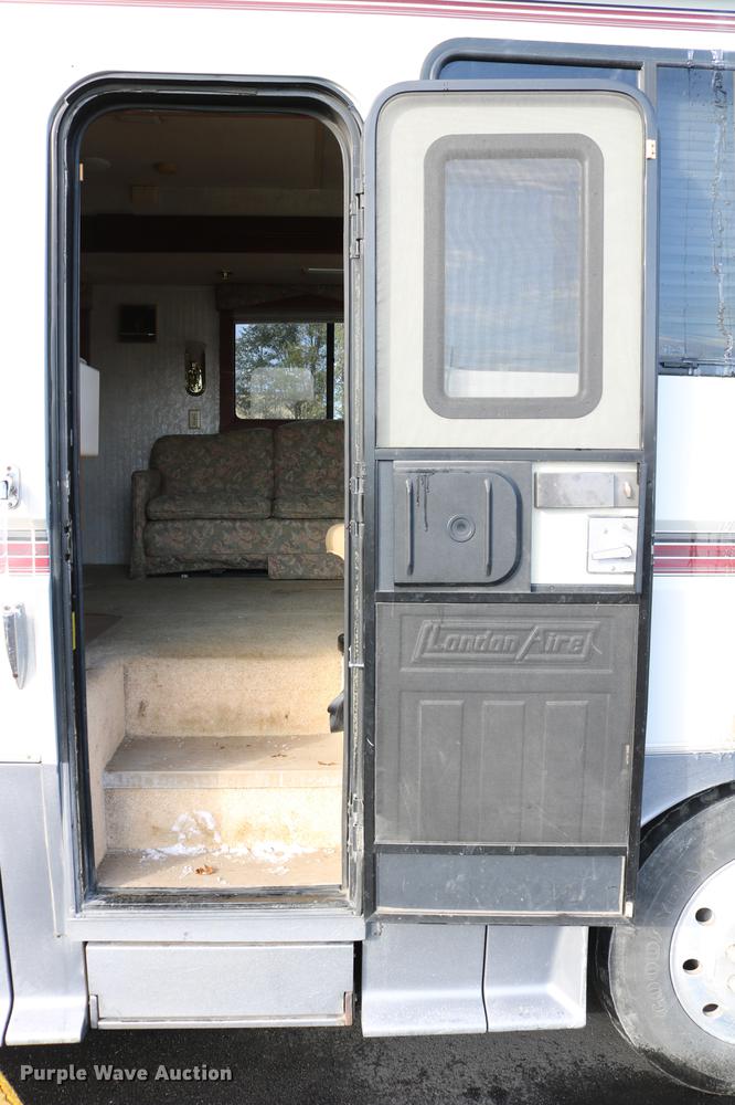 image for item DE1861 1995 Newmar London Aire RV