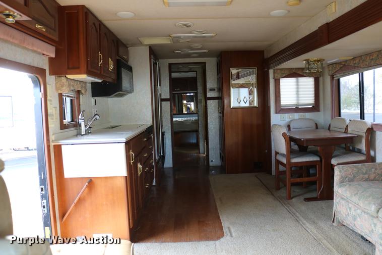 image for item DE1861 1995 Newmar London Aire RV