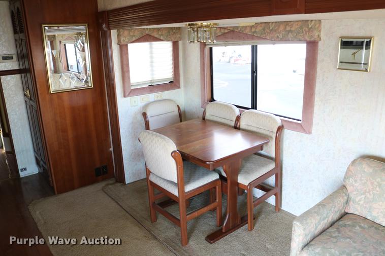image for item DE1861 1995 Newmar London Aire RV