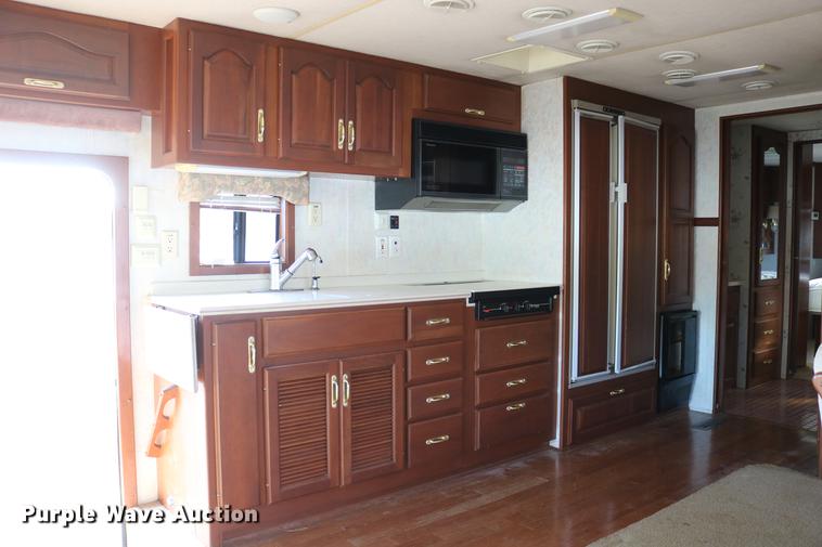 image for item DE1861 1995 Newmar London Aire RV