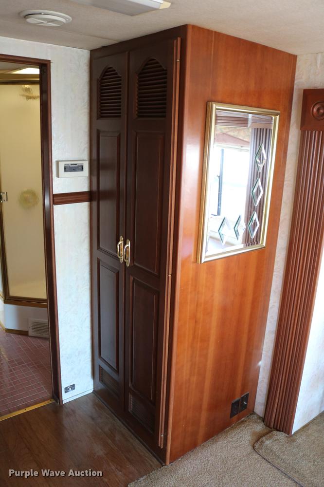 image for item DE1861 1995 Newmar London Aire RV