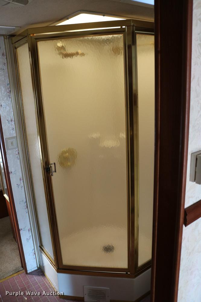 image for item DE1861 1995 Newmar London Aire RV